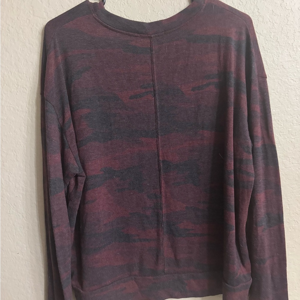 Splendid Pullover Sweater - Picture 4 of 4